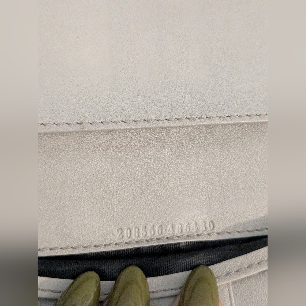 GUCCI Sima Leather Heart Gold Crest Cream Logo Embossed Zip Around Long Wallet - Picture 4 of 16